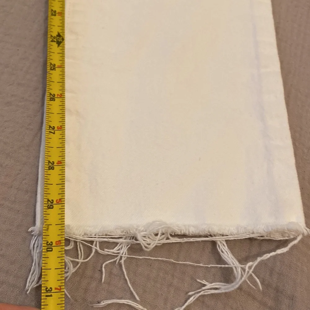 Levi's 501 Women White Straight Distressed Jeans. Size 26 - Picture 8 of 11